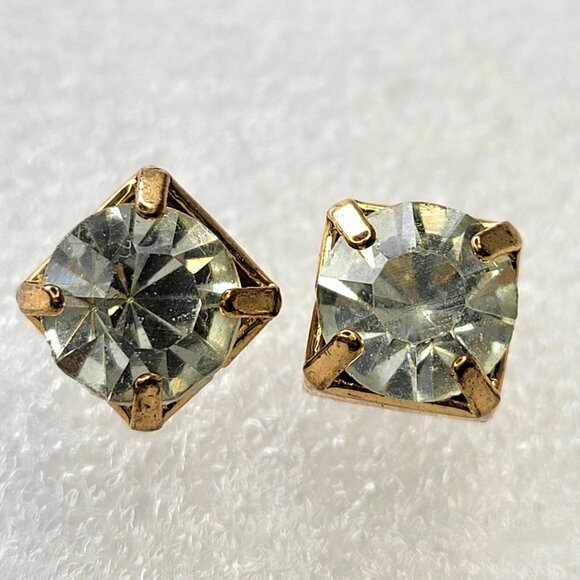Square Shaped Prong Stud Mini Earrings - Picture 5 of 13